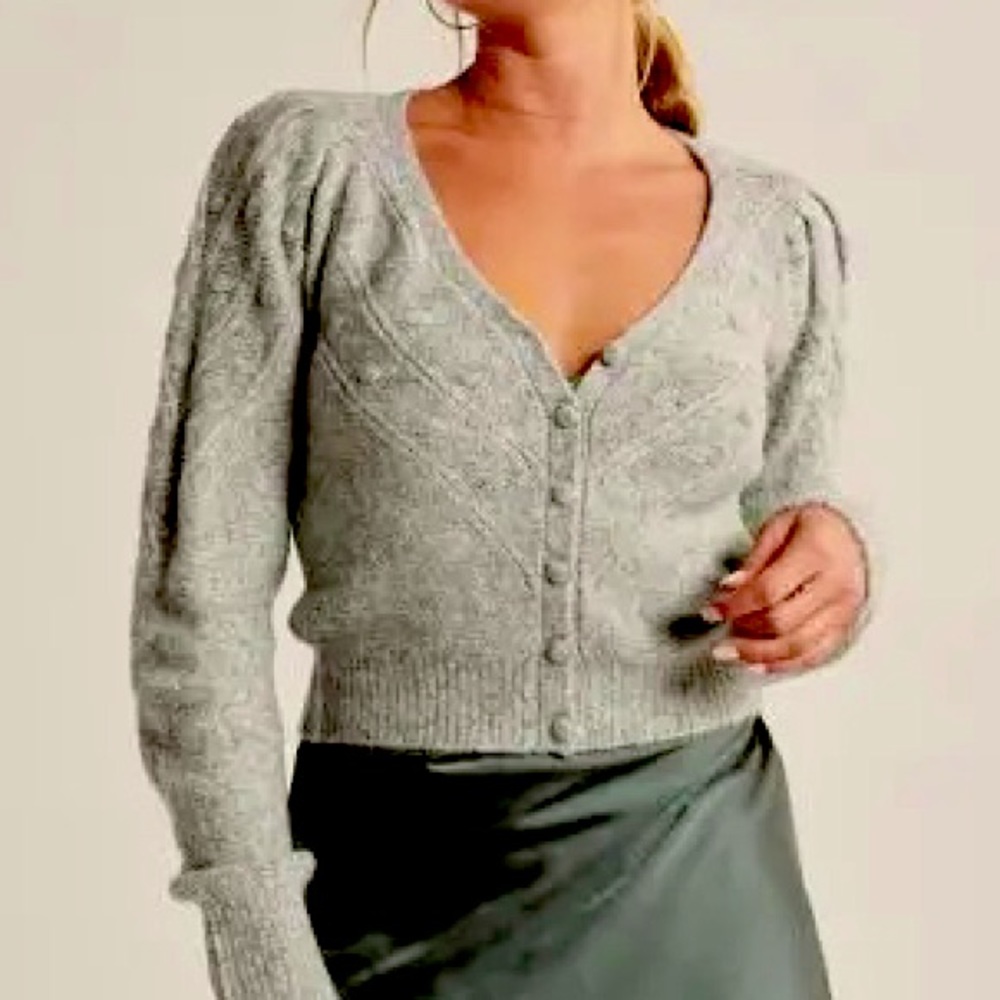 NWOT Abercrombie Cropped Bobble Cardigan Sweater GREEN/GREY - SIZE M - Picture 1 of 8